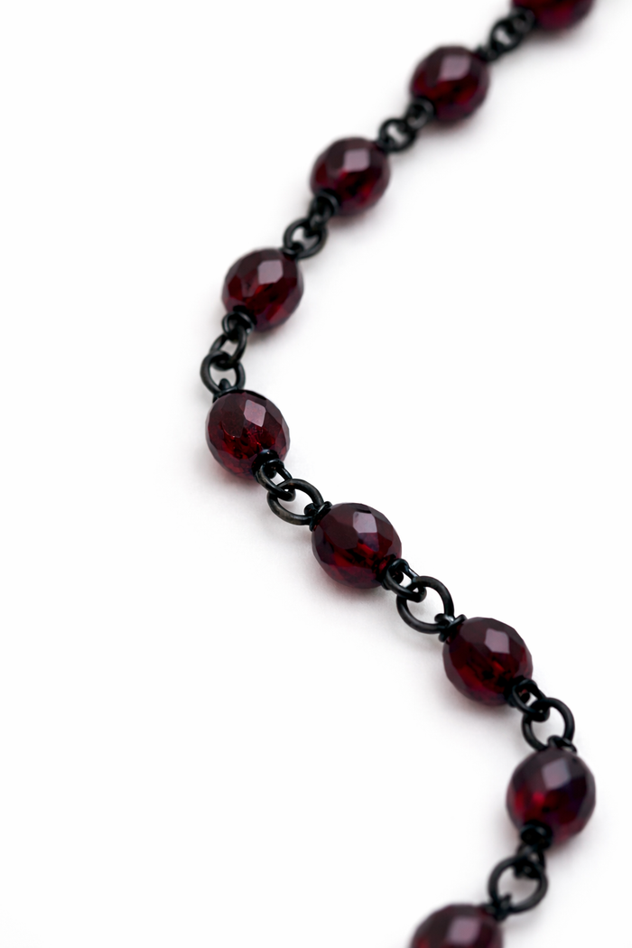 CRIMSON GLASS NECKLACE