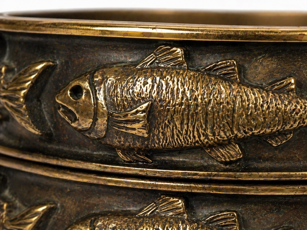 FISH MOTIF CUFF